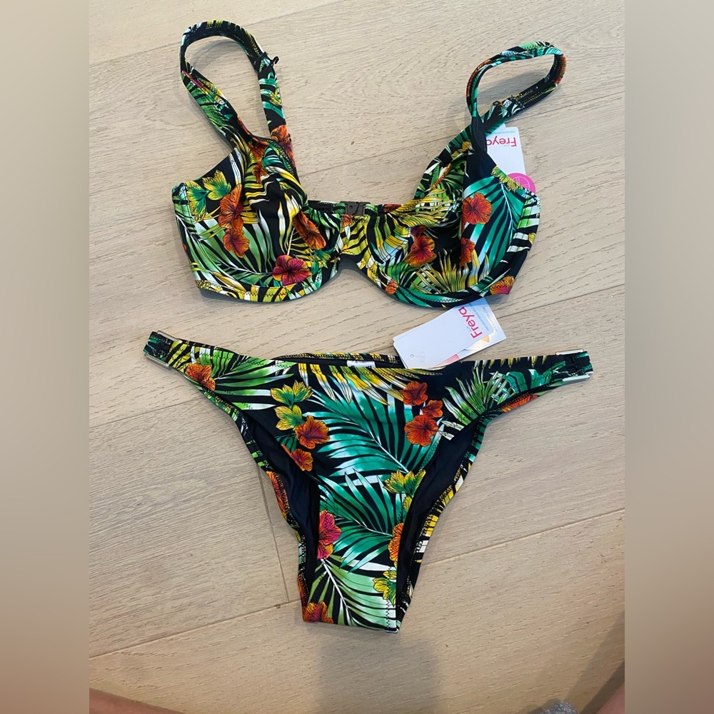 NWT BIKINI